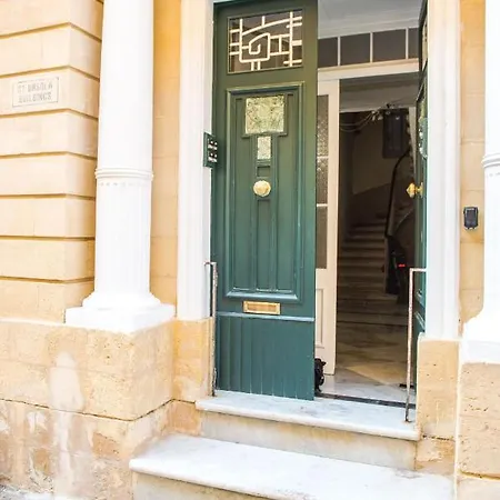 Collection - St Ursula شقة *